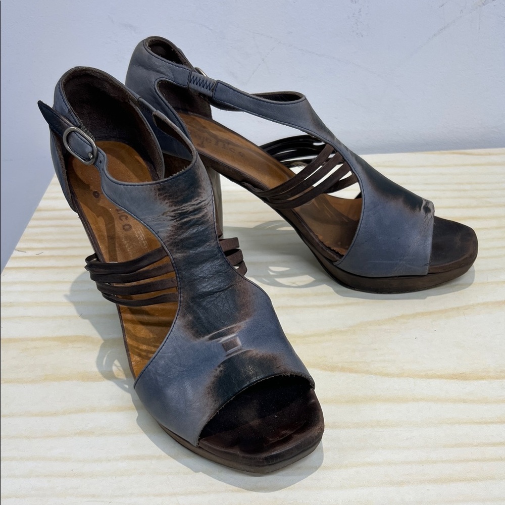 Coclico Leather Sandals